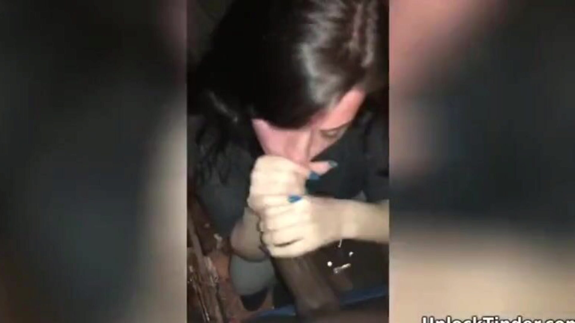 Novinhas safadas dividindo rola do macho dotado - White Trash Tinder Gal Engulfing African Dong