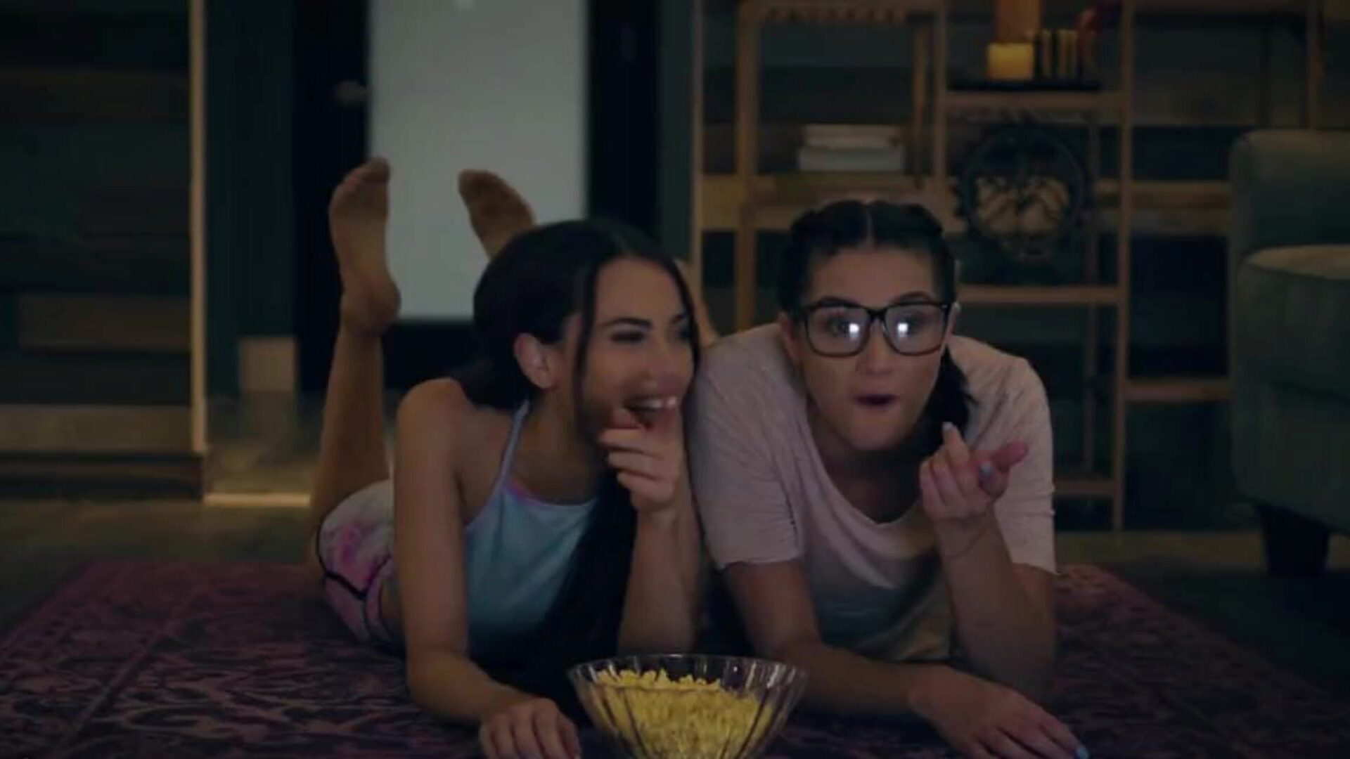 GIRLSWAY Mean Girl Jillian & Her Squad Fuck The New Hot Chick at School