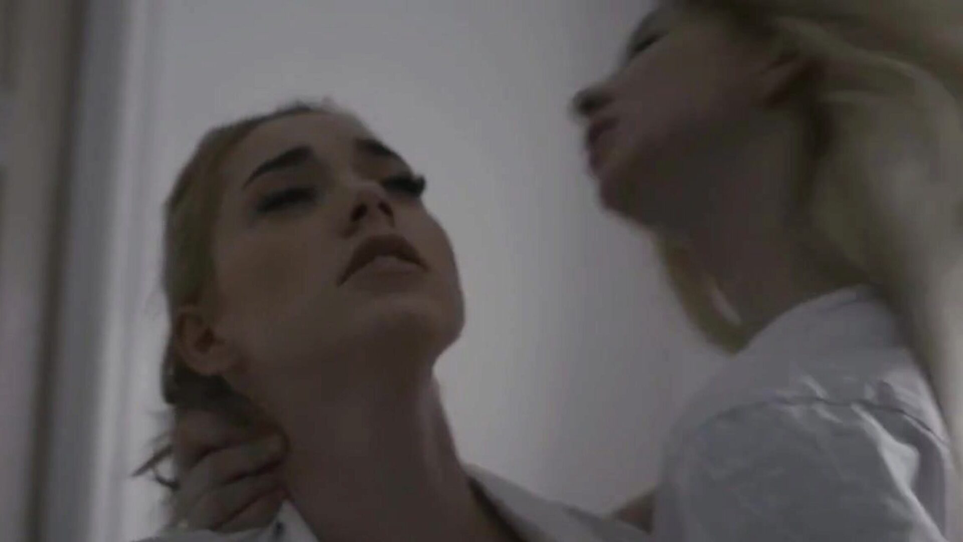 Blonde Lesbian Loves Pussy Licking And Scissoring